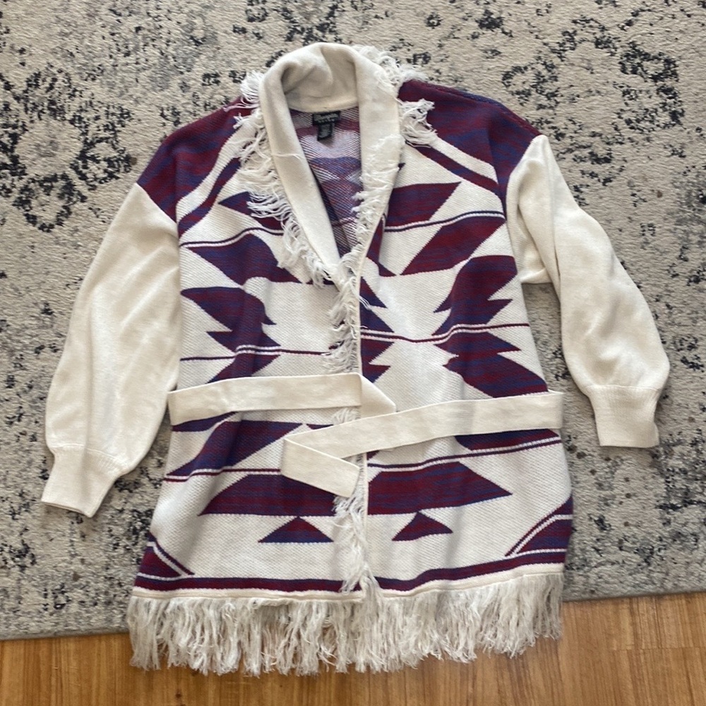 WOMEN'S WRANGLER RETRO®
LONG SLEEVE SOUTHWESTERN
PRINT CARDIGAN SWEATER IN MULTI
